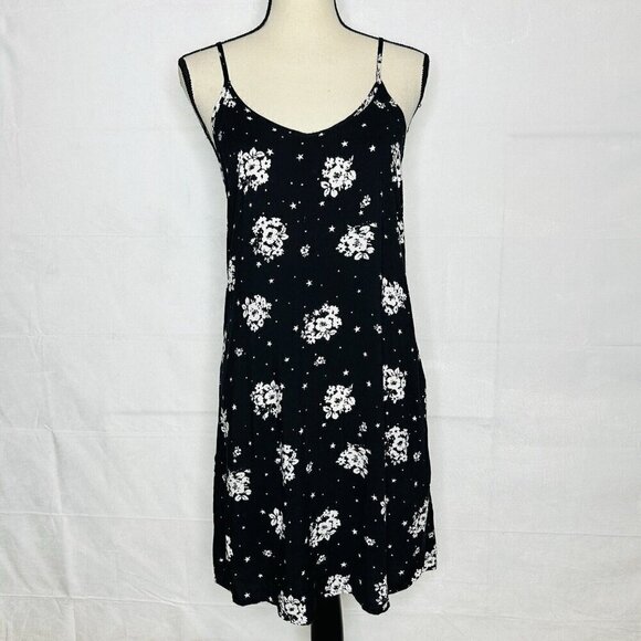 Shift Women's Rayon Slip Dress Size M Floral Sleeveless V-Neck Black White NWT - Picture 1 of 10